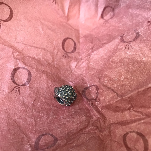Pandora Hedgehog Charm - Picture 4 of 9